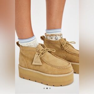 NWOB CLARKS MEARE ELEVATED WALLABEE BOOTS